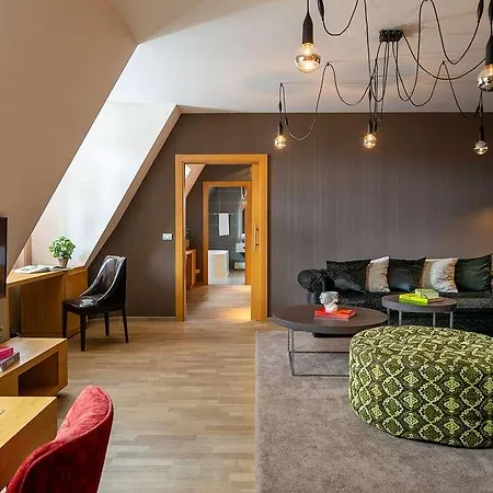 Innside Old Town Hotel 4*