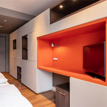 Ξενοδοχείο Innside Old Town 4*