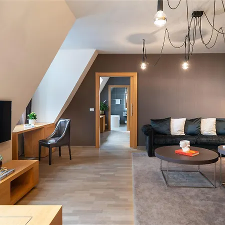 Innside Old Town Ξενοδοχείο 4*