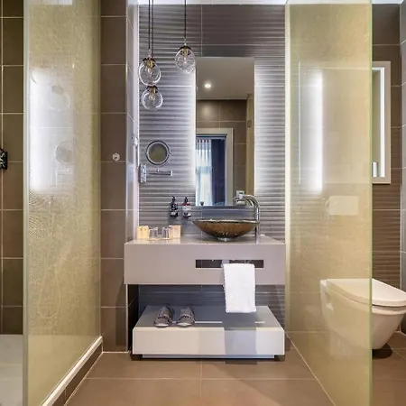 מלון Innside Old Town 4*