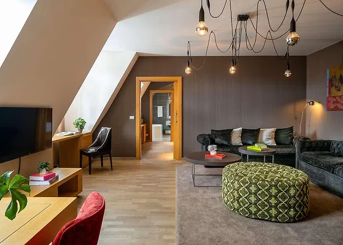Innside Old Town Hotel 4*