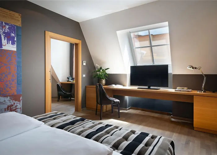 Innside Old Town 4*